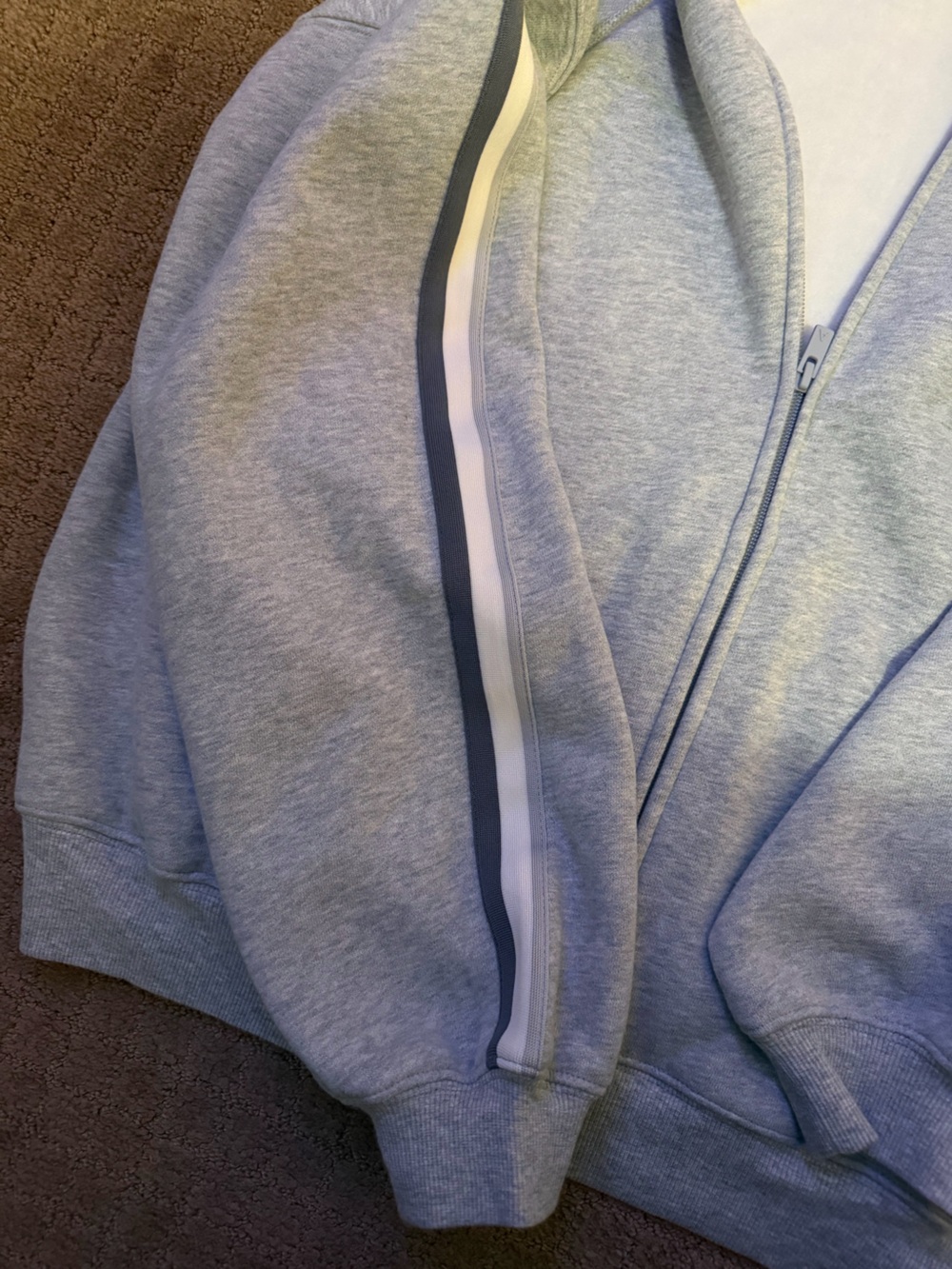 Aritzia Women’s Light Gray Mega Fit Full-Zip Hoodie Size M - Picture 3 of 3